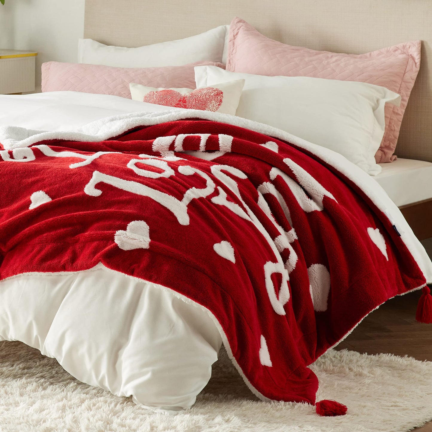 Bedsure Valentines Day Throw Blanket - Soft and Warm Sherpa Heart Blankets Valentines Day Gifts for Him and Her, I Love You Red 50"x60"